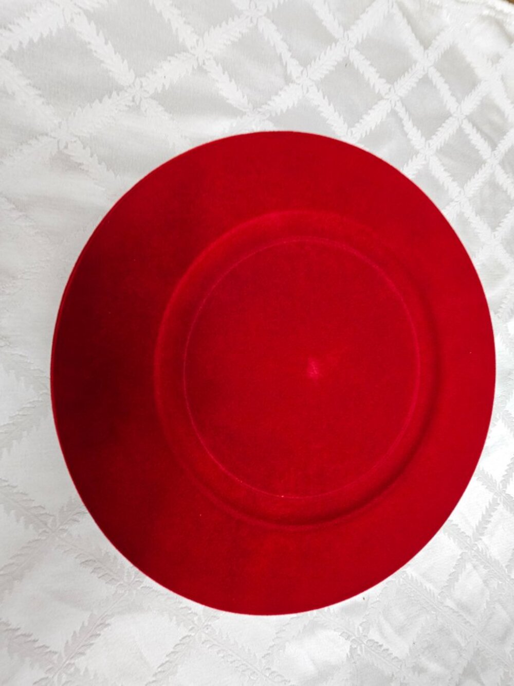 Ashland Red Velvet Charger Plates!  New! - Picture 3 of 5
